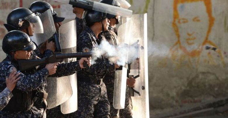 Grupo militar intenta levantamiento contra Maduro