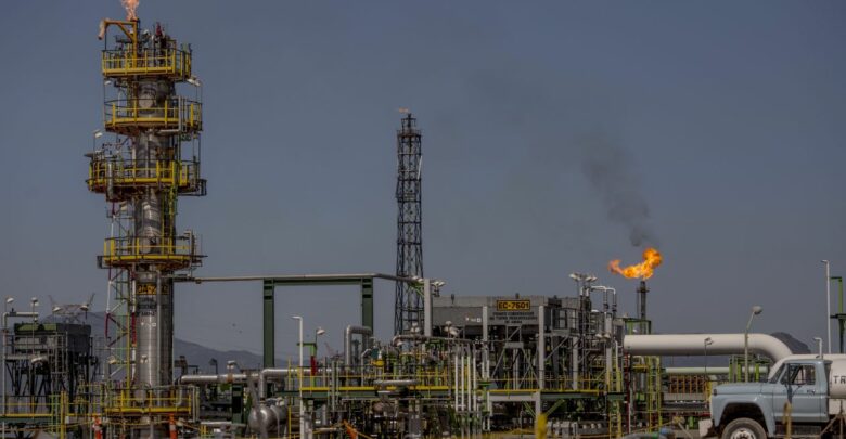 AMLO declara desierta licitación para construir refinería de Dos Bocas; Pemex y Energía harán la obra