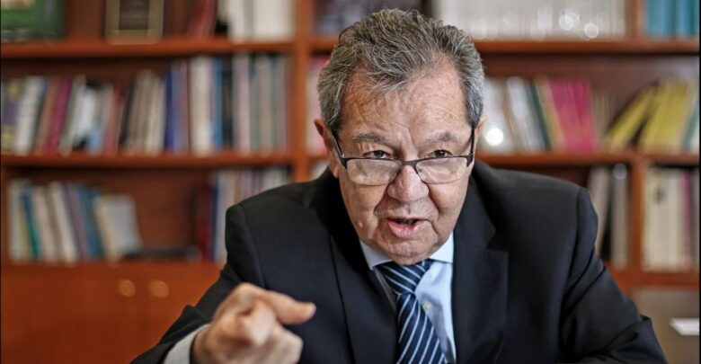 Muñoz Ledo asegura que limpiará de cacicazgos a Morena Muñoz Ledo asegura que limpiará de cacicazgos a Morena