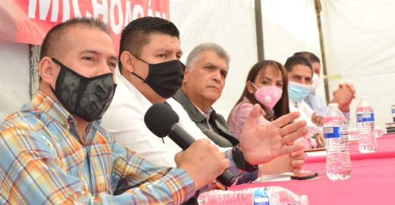 Se adhieren más morenistas a Cristóbal