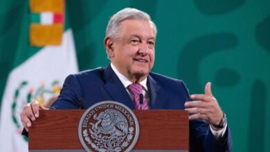 AMLO pide que marchas del #8M sean pacíficas