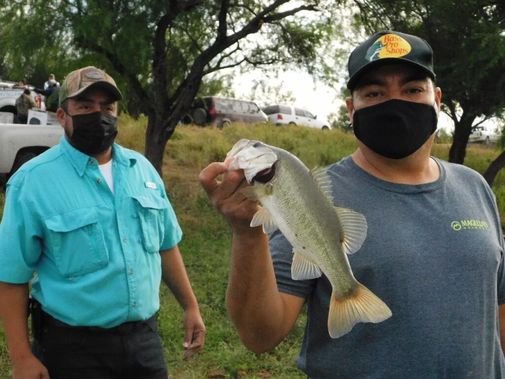 Premian a los ganadores del torneo de pesca de Nuevo Laredo 