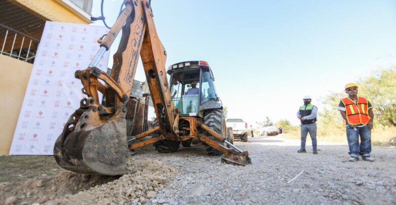 Llevan drenaje y electrificación a otras dos colonias en Nuevo Laredo