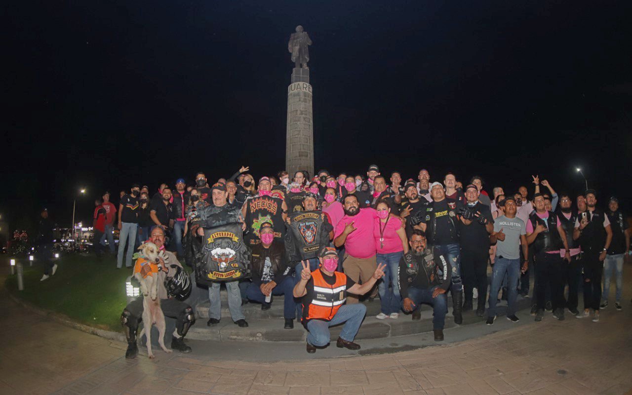 Participan más de 200 motociclistas en la 'Rodada Rosa' de Nuevo Laredo