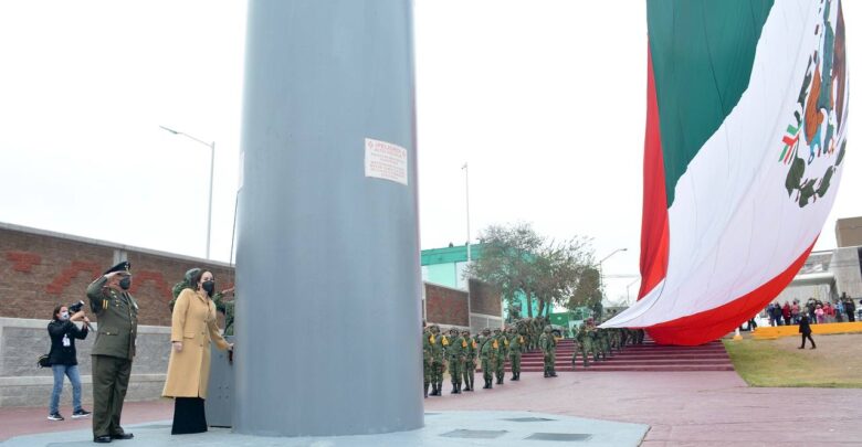 Conmemoran autoridades de Nuevo Laredo Día de la Bandera
