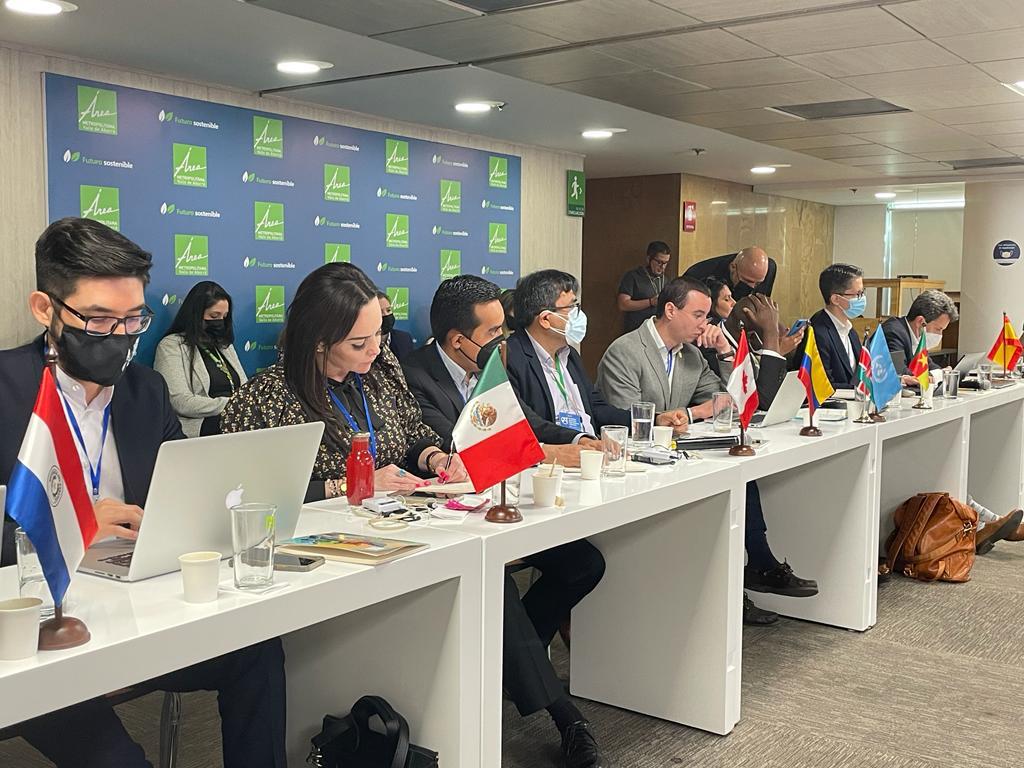 Representa Carmen Lilia Canturosas a Nuevo Laredo en Red de Gestión Global Metropolitana en Colombia