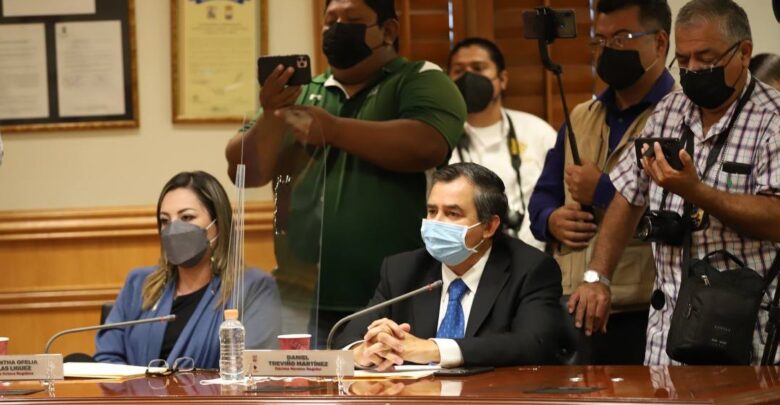 Denuncian a regidores panistas por violar ley electoral