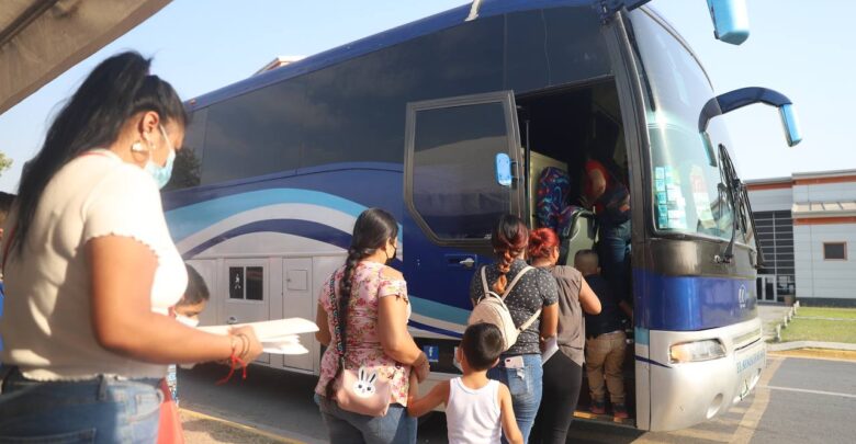 Continúa la quinta jornada de vacunación binacional en Nuevo Laredo