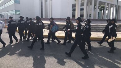 Gobierno de Cabeza de Vaca ordena sitiar Congreso, policías estatales irrumpen y hostigan a oposición