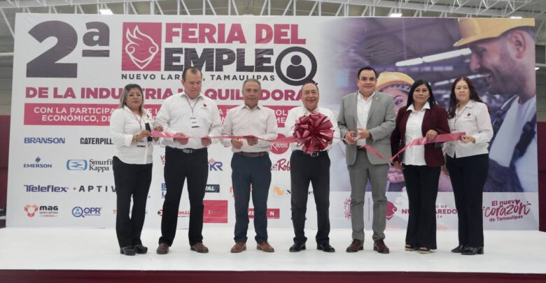 Aprovechan neolaredenses segunda Feria de la Industria Maquiladora