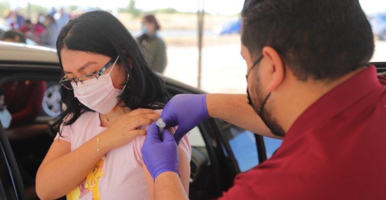 En un año han vacunado a más de 100 mil ciudadanos contra COVID-19 en Nuevo Laredo