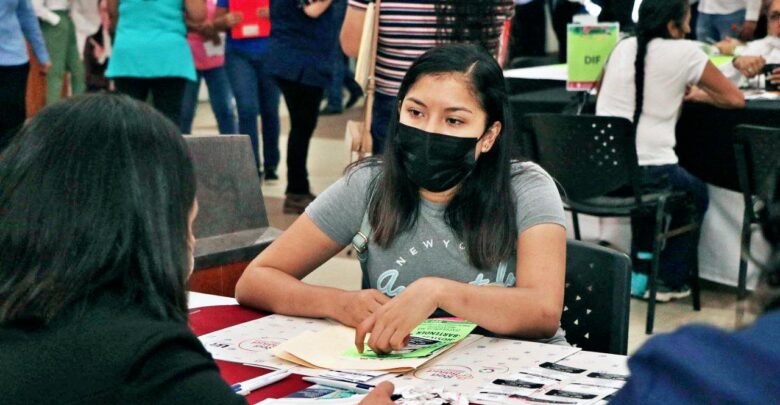 Facilita el Gobierno de Nuevo Laredo la incorporación de los jóvenes al sector laboral con la Feria del Empleo