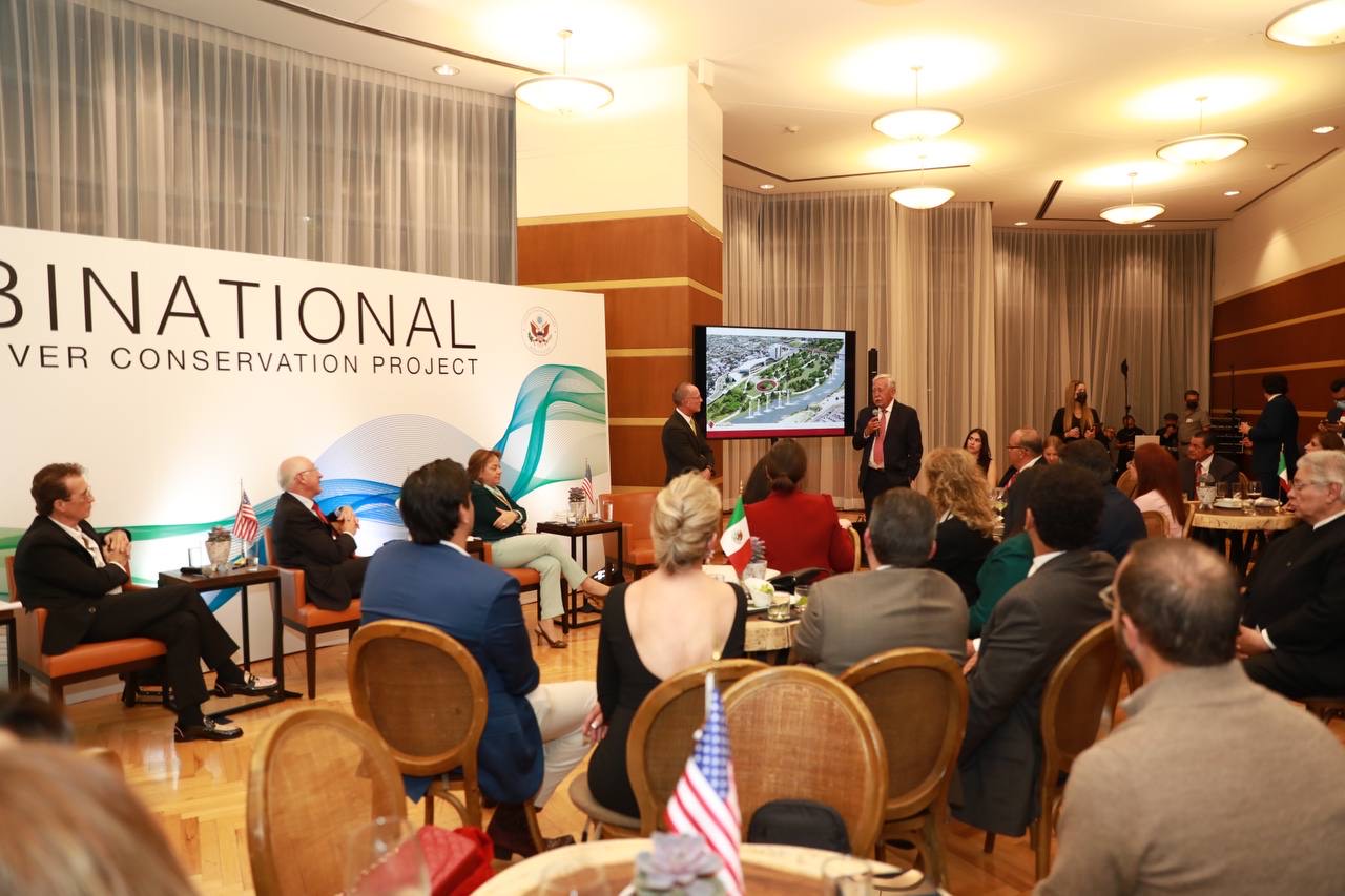 Impulsa embajador Ken Salazar y alcaldes de ambos Laredos Proyecto de Río Binacional