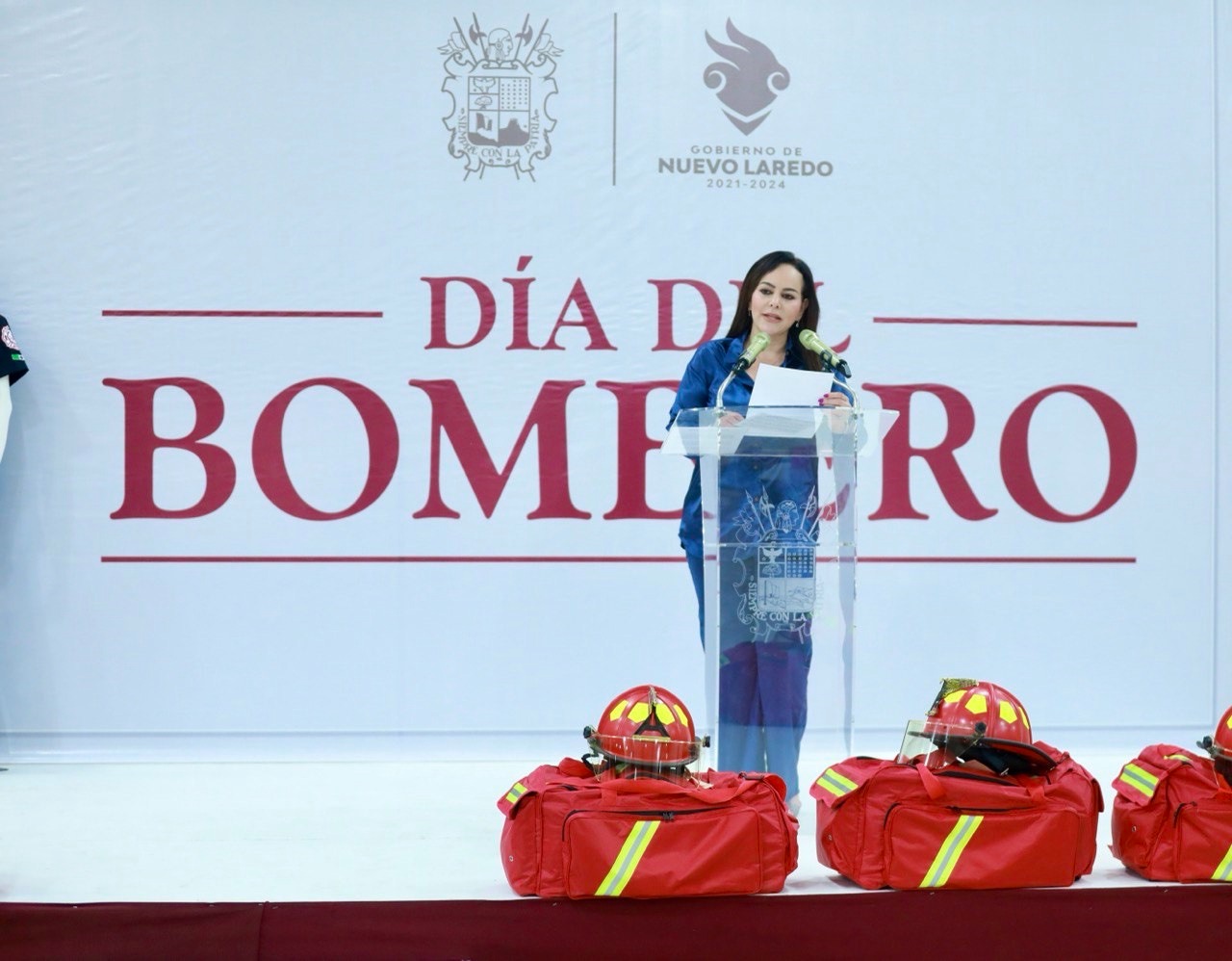 Reconoce Gobierno de Nuevo Laredo a Bomberos y entrega nuevo equipamiento