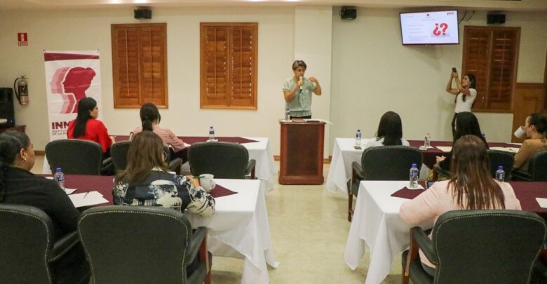 Encabeza alcaldesa de Nuevo Laredo capacitación en perspectiva de género