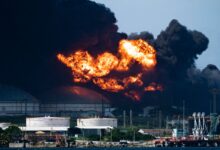 Se extiende a un tercer tanque incendio en planta petrolera de Cuba