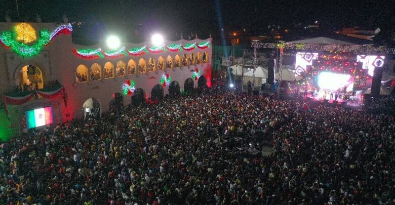 Disfrutan más de 45 mil neolaredenses fiesta por la Independencia de México
