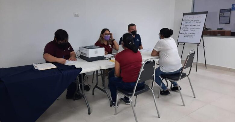Beneficia COMAPA Nuevo Laredo a empleados de la industria maquiladora con oficina itinerante