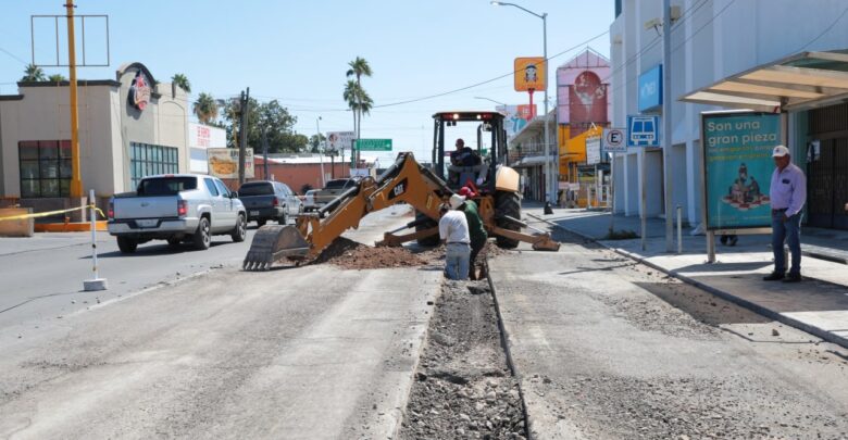 Rehabilita Gobierno de Nuevo Laredo tubería de agua y drenaje en la colonia Guerrero