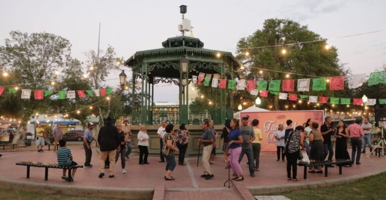 Reactivan dinamismo y economía del Centro Histórico de Nuevo Laredo con Viernes de Danzón