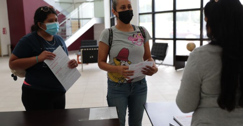 Inicia con buena respuesta entrega de solicitudes para becas UNE