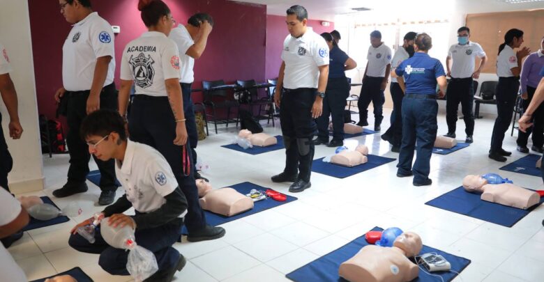 Certifican a elementos de la Academia de Protección Civil ante asociación internacional