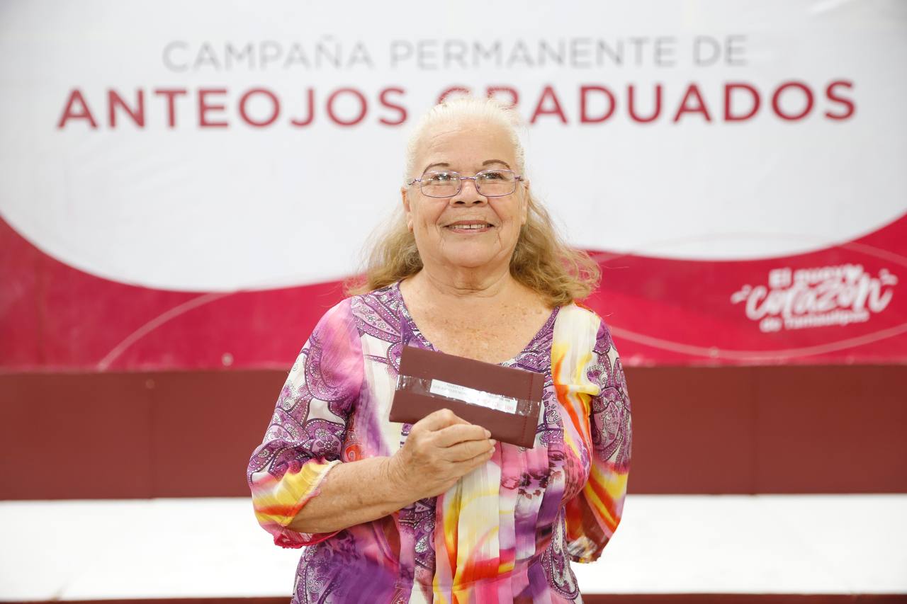 Agradecen neolaredenses Campaña Permanente de Anteojos Graduados