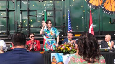 Firma Carmen Lilia Canturosas acuerdo internacional para el rescate de la mariposa Monarca