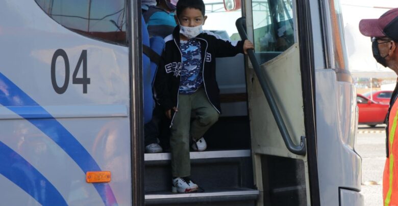 Continúa campaña de vacunación transfronteriza contra el COVID-19 en Nuevo Laredo