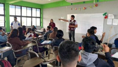 Orienta IMJUVE a estudiantes para elegir carrera profesional