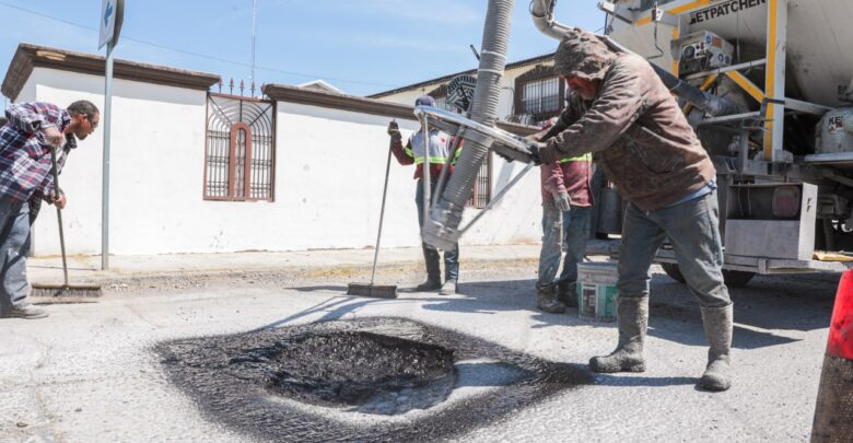 Dignifica Gobierno de Nuevo Laredo vialidades con campaña permanente de bacheo