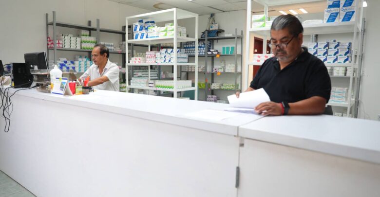 Apoya Gobierno de Nuevo Laredo economía familiar con farmacias UNE