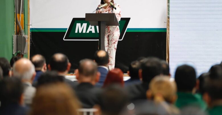 Continúa crecimiento industrial en Nuevo Laredo; inaugura Carmen Lilia Canturosas nueva maquiladora