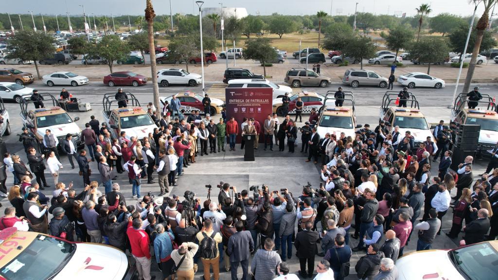 Entrega gobernador de Tamaulipas primeras 40 patrullas a la nueva Guardia Estatal