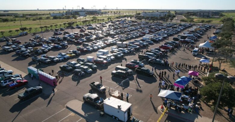 Recibe Nuevo Laredo caravana de paisanos con más de 2 mil vehículos