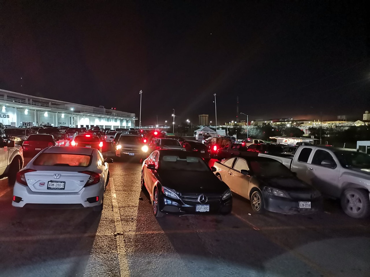 Recibe Nuevo Laredo caravana de paisanos con más de 2 mil vehículos