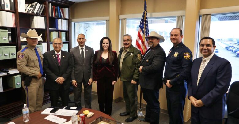 Expone alcaldesa Carmen Lilia Canturosas proyectos binacionales a congresista de Estados Unidos