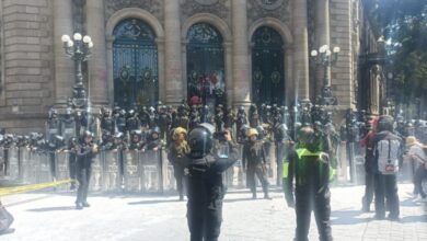 Activistas del Colectivo Lleca causan caos y destrozos en el Congreso CDMX