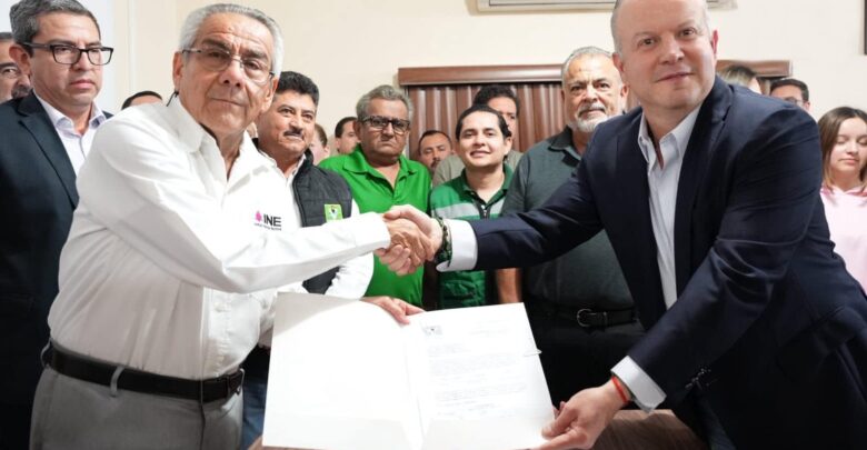 Se registra Carlos Canturosas ante el INE; va por diputación federal de coalición Morena-PT-Verde
