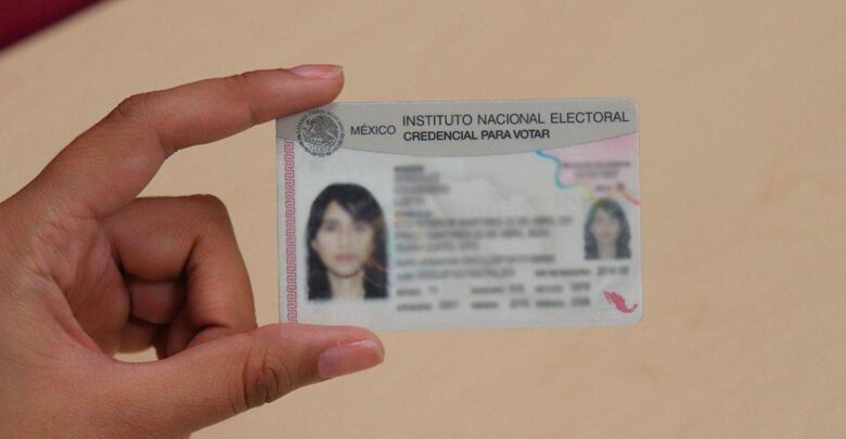 Mexicano residente en el extranjero, tienes hasta el 5 de mayo para corregir tu registro en el INE