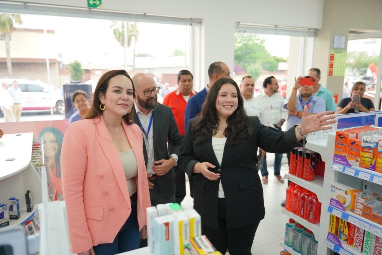 Inaugura candidata Carmen Lilia Canturosas nuevas Farmacias del Ahorro
