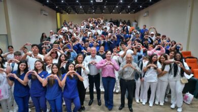 Respaldan estudiantes de medicina proyecto de Carmen Lilia Canturosas