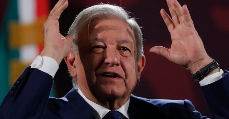 López Obrador defiende reforma al Poder Judicial pese a caída del peso