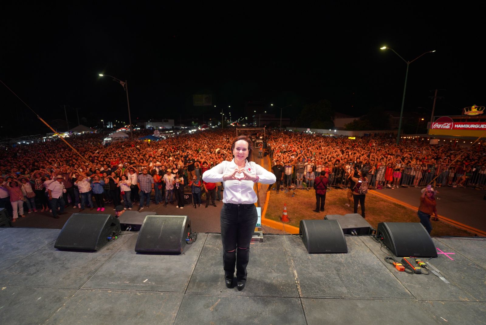 Viven más de 50 mil ciudadanos el 176 Aniversario de Nuevo Laredo