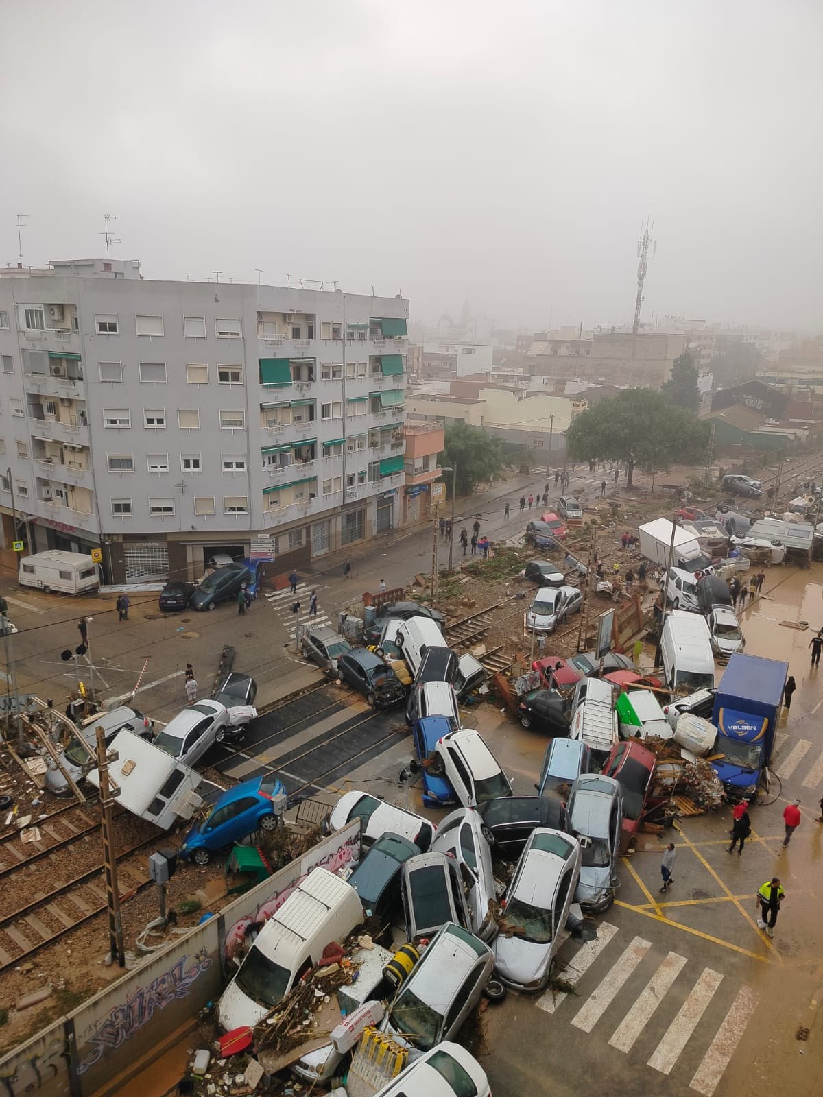 Lluvias e inundaciones dejan 70 muertos en España, arrasan con Valencia y Andalucía