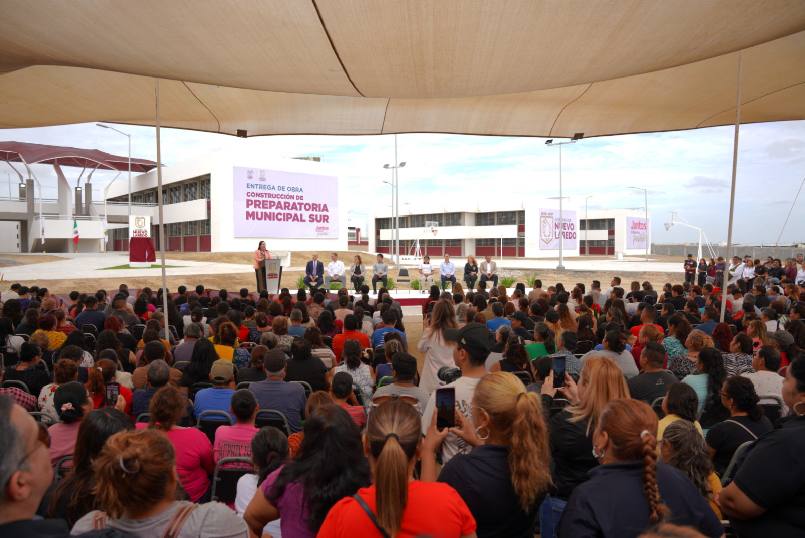 Entrega alcaldesa Carmen Lilia Canturosas la primera preparatoria autosustentable de Tamaulipas