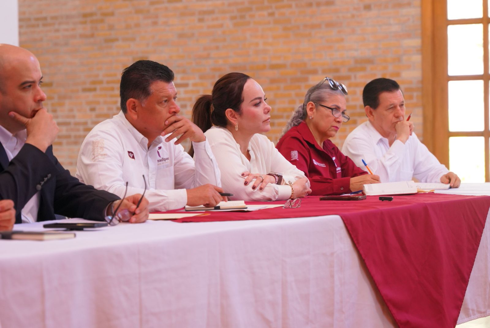 Encabeza alcaldesa Carmen Lilia Canturosas mesa de trabajo en apoyo a manifestantes