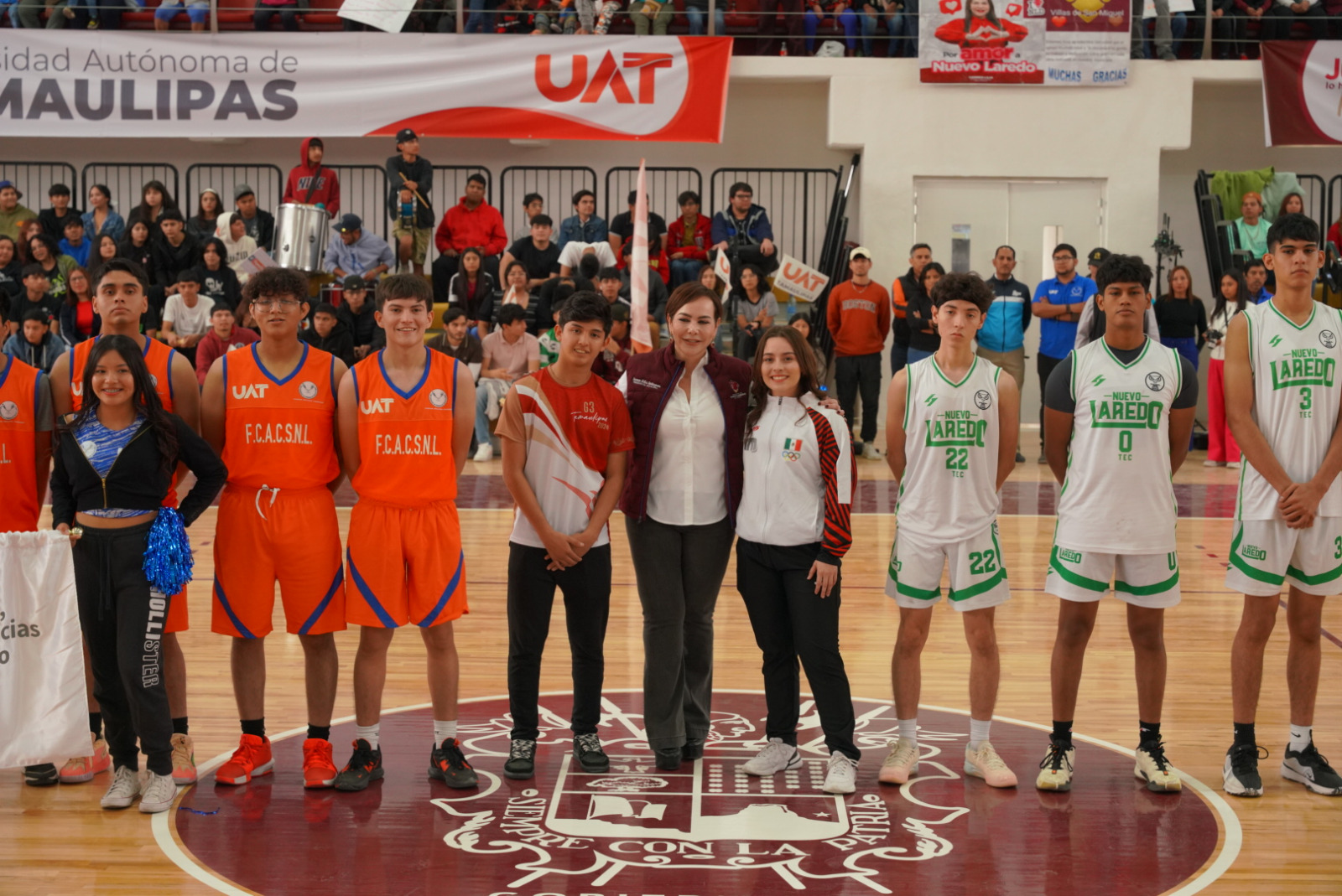 Entrega alcaldesa Carmen Lilia Canturosas remodelación de Ciudad Deportiva al poniente de Nuevo Laredo