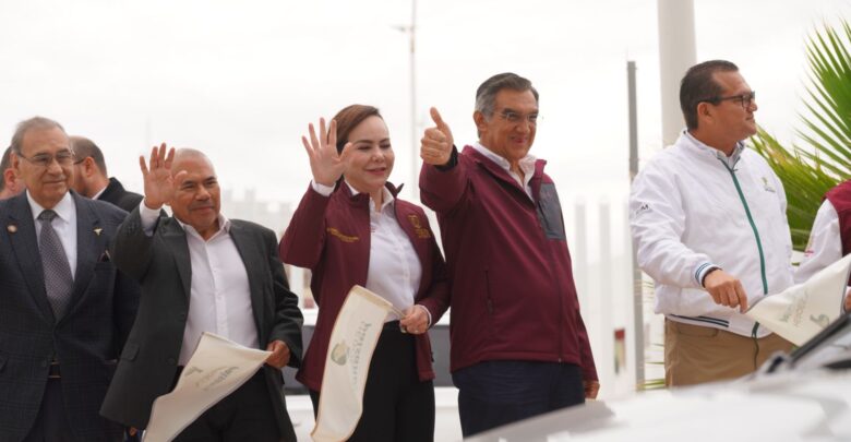 Gobernador Américo Villarreal y alcaldesa Carmen Lilia Canturosas dan banderazo de arranque a operativo Héroes Paisanos en Nuevo Laredo