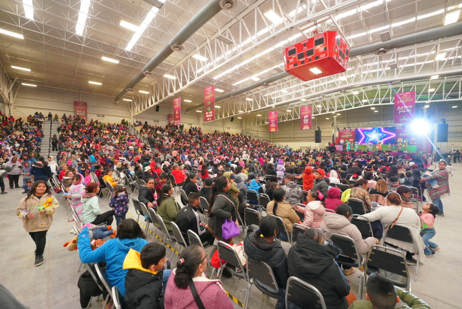 Llevan Gobierno de Nuevo Laredo y DIF alegría a miles de familias con Festival de Reyes Magos